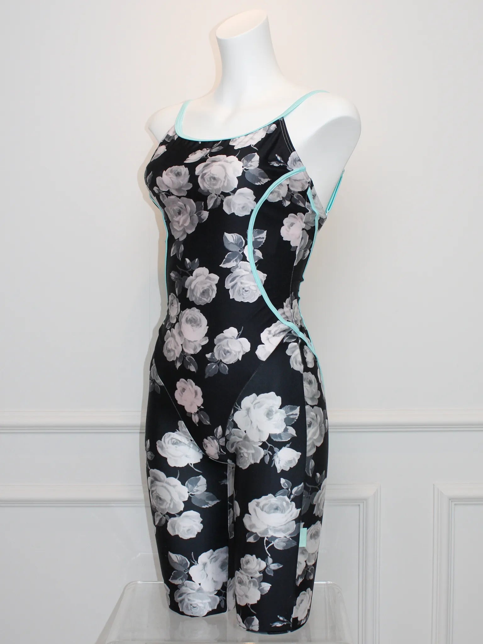 Black Base White Rose