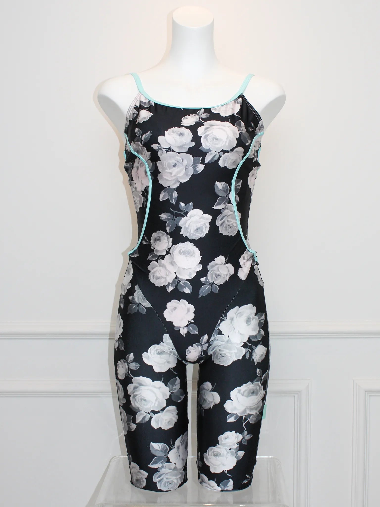 Black Base White Rose